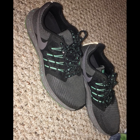 Nike running shoes - Picture 2 of 4